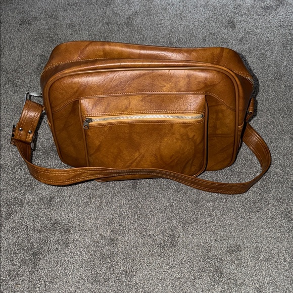 American Tourister Other - American Tourister Tan Men's Messenger Bag